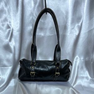 Giani Berinini, dual long top handles, Black, top zipper closure    15-H2c